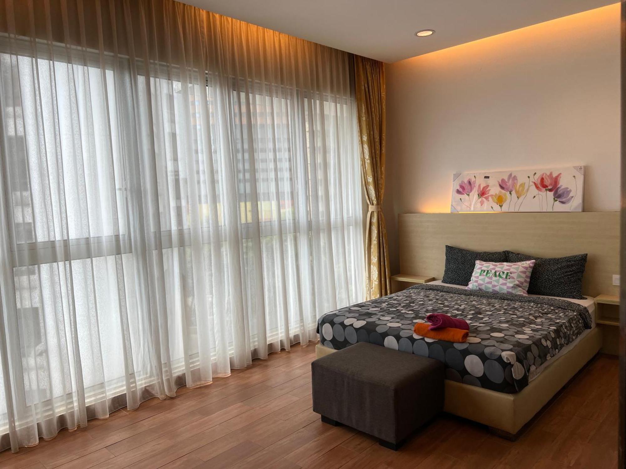 Regalia Service Suites Klcc Skypool Kuala Lumpur Quarto foto